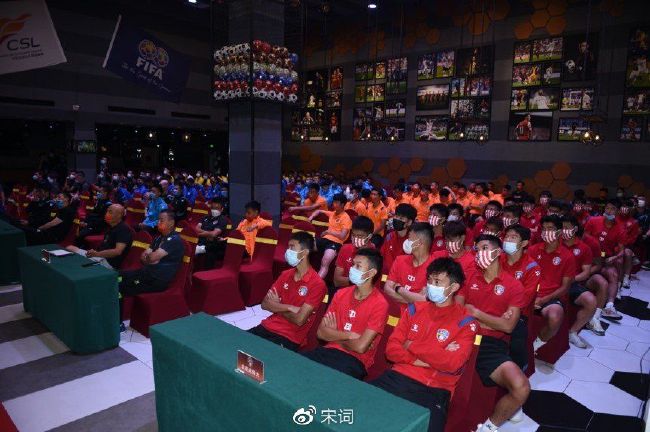 撩起老师旗袍狠狠挺进视频